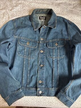D&G Men's Classic Denim Jacket in Medium Blue. Size-XL Pre-loved